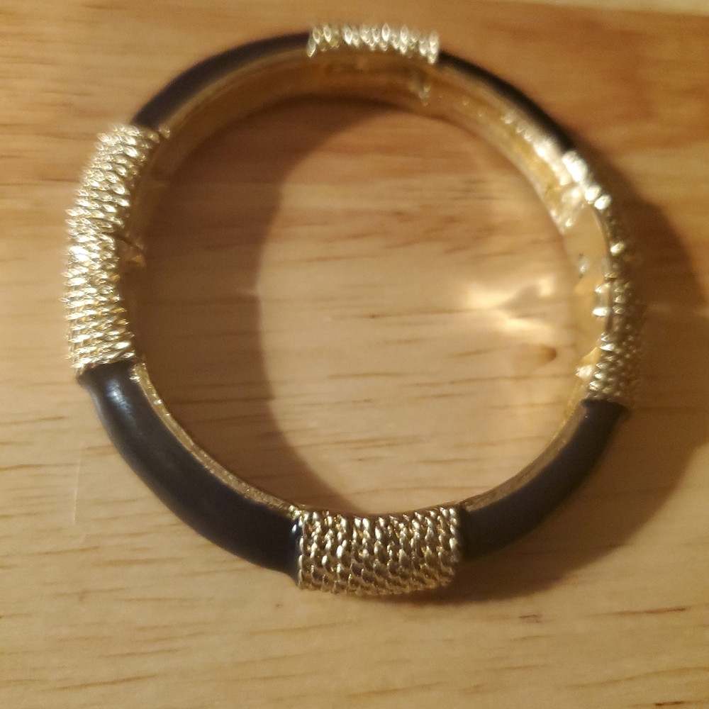 J.Crew black enamel filagree gold tone bracelet bangle cuff hinge close & click